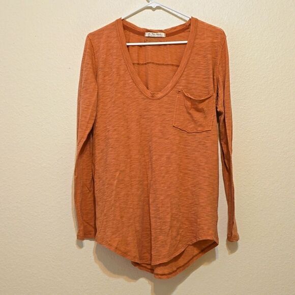 Free People Tops - WE THE FREE Free lot of 2 People Orange / whiteRough Hem Long Sleeve Tee…